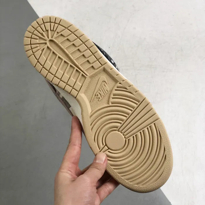 NK SB DUNK - TRAVIS