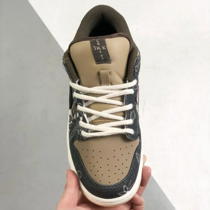 NK SB DUNK - TRAVIS